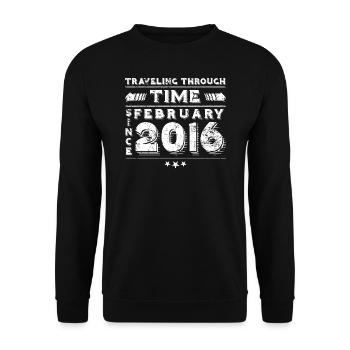 Vintage Zeitreise Geburtstags Design Februar 2016 - Unisex Pullover - Schwarz - Vorne - Alina (178cm) & Michal (187cm)