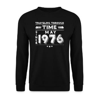 Vintage Zeitreise Geburtstags Design Mai 1976 - Unisex Pullover - Schwarz - Vorne - Alina (178cm) & Michal (187cm)