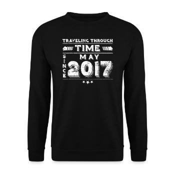 Vintage Zeitreise Geburtstags Design Mai 2017 - Unisex Pullover - Schwarz - Vorne - Alina (178cm) & Michal (187cm)