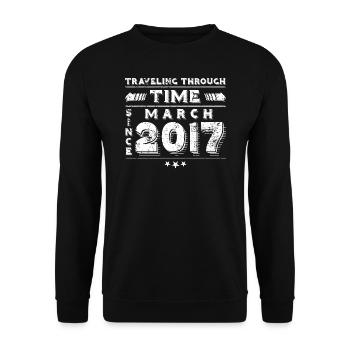 Vintage Zeitreise Geburtstags Design März 2017 - Unisex Pullover - Schwarz - Vorne - Alina (178cm) & Michal (187cm)
