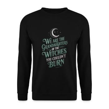 Hexen-Erbe: Unverbrannte Stärke - Unisex Pullover - Schwarz - Vorne - Alina (178cm) & Michal (187cm)