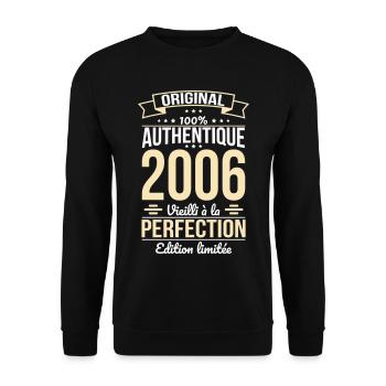 2006 – Aged to Perfection – Limitierte Ausgabe - Unisex Pullover - Schwarz - Vorne - Alina (178cm) & Michal (187cm)