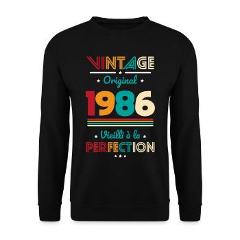 1986 – Vintage – Aged to perfection - Unisex Sweatshirt - black - Front - Alina (178cm) & Michal (187cm)