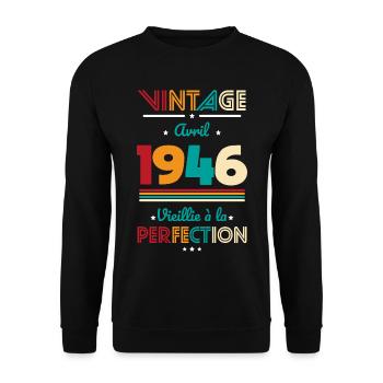 80. Geburtstag – Vintage – April 1946 - Unisex Pullover - Schwarz - Vorne - Alina (178cm) & Michal (187cm)