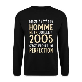 Anniversaire 20 ans - Né en Juillet 2005 - Sweat-shirt Unisexe - noir - Devant - Alina (178cm) & Michal (187cm)