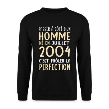 Anniversaire 20 ans - Né en Juillet 2004 - Sweat-shirt Unisexe - noir - Devant - Alina (178cm) & Michal (187cm)