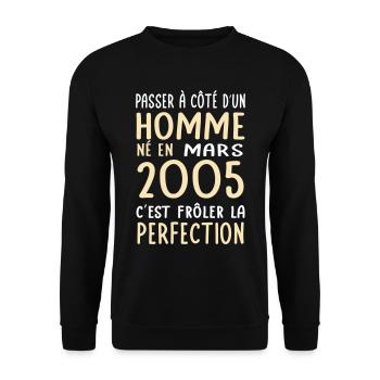Anniversaire 20 ans - Né en Mars 2005 - Sweat-shirt Unisexe - noir - Devant - Alina (178cm) & Michal (187cm)
