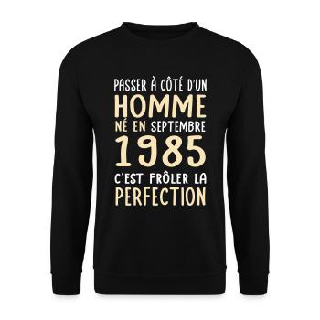40th Birthday - Born in September 1985 - Unisex Sweatshirt - black - Front - Alina (178cm) & Michal (187cm)