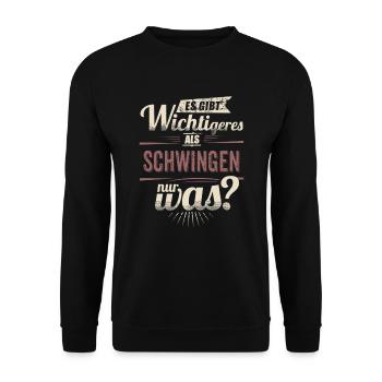 Es gibt wichtigeres als Schwingen - RAHMENLOS - Unisex Pullover - Schwarz - Vorne - Alina (178cm) & Michal (187cm)