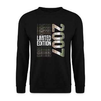 Limited Edition Since 2007 Birthday Vintage 2007 - Unisex Sweatshirt - black - Front - Alina (178cm) & Michal (187cm)