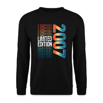 Limited Edition Since 2007 Birthday Vintage 2007 - Unisex Sweatshirt - black - Front - Alina (178cm) & Michal (187cm)