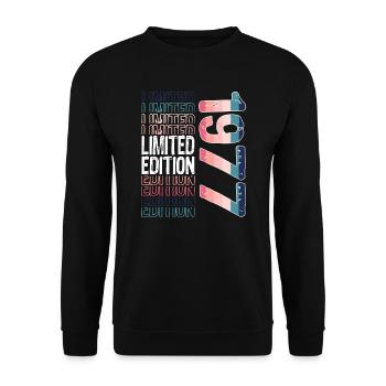 Limited Edition Since 1977 Birthday Vintage 1977 - Unisex Sweatshirt - black - Front - Alina (178cm) & Michal (187cm)