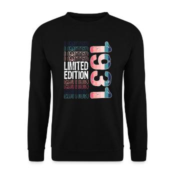 Limited Edition Since 1931 Birthday Vintage 1931 - Unisex Sweatshirt - black - Front - Alina (178cm) & Michal (187cm)