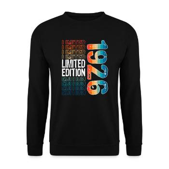 Limited Edition Since 1926 Birthday Vintage 1926 - Unisex Sweatshirt - black - Front - Alina (178cm) & Michal (187cm)