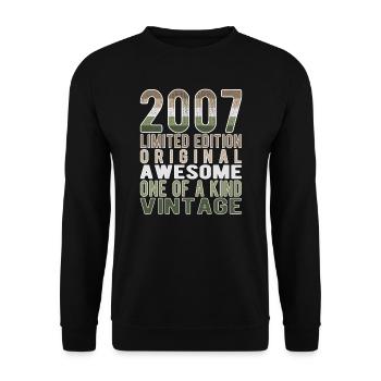 Limited Edition Since 2007 Birthday Vintage 2007 - Unisex Sweatshirt - black - Front - Alina (178cm) & Michal (187cm)