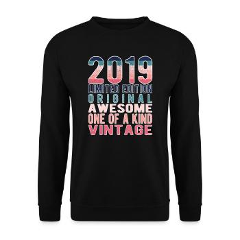 Edition limitée depuis 2019 Anniversaire Millésime 2019 - Sweat-shirt Unisexe - noir - Devant - Alina (178cm) & Michal (187cm)