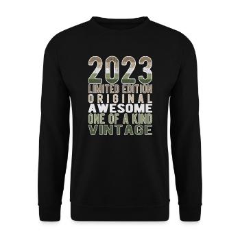 Limited Edition since 2023 Birthday Vintage 2023 - Unisex Sweatshirt - black - Front - Alina (178cm) & Michal (187cm)