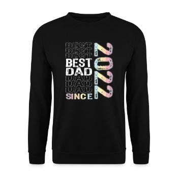 Best dad in the world since 2022 Father's Day - Unisex Sweatshirt - black - Front - Alina (178cm) & Michal (187cm)