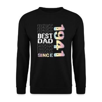 Best dad in the world since 1941 Father's Day - Unisex Sweatshirt - black - Front - Alina (178cm) & Michal (187cm)