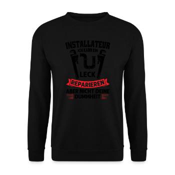 Installateur Beruf Wasserinstallateur Geschenk - Unisex Pullover - Schwarz - Vorne - Alina (178cm) & Michal (187cm)