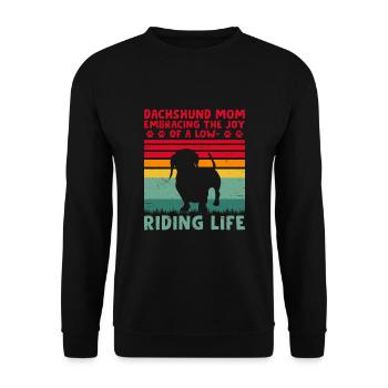 Dackelmutter umarmt die Freude Hundebesitzer Hundeliebe - Unisex Pullover - Schwarz - Vorne - Alina (178cm) & Michal (187cm)