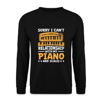 Tut mir leid, ich kann nicht, ich bin in einer festen Beziehung mit - Unisex Pullover - Schwarz - Vorne - Alina (178cm) & Michal (187cm)