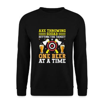 Axtwerfertrupp trifft das Ziel Ein Bier Bei - Unisex Pullover - Schwarz - Vorne - Alina (178cm) & Michal (187cm)