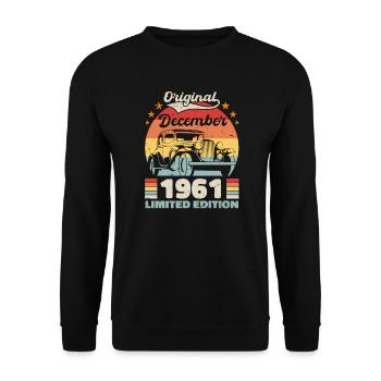 December 1961 Birthday present December 1961 - Unisex Sweatshirt - black - Front - Alina (178cm) & Michal (187cm)