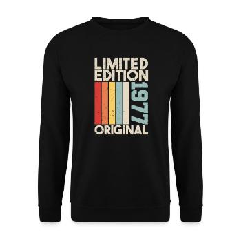 1977 - Limited Edition Birthday Gift 1977 Original - Unisex Pullover - Schwarz - Vorne - Alina (178cm) & Michal (187cm)