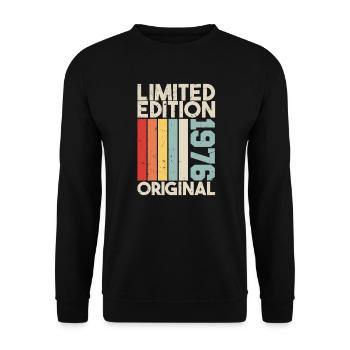 1976 - Limited Edition Birthday Gift 1976 Original - Unisex Pullover - Schwarz - Vorne - Alina (178cm) & Michal (187cm)