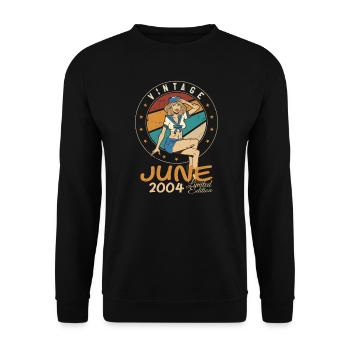 Vintage 2004 - Born In June 2004 - Unisex Sweatshirt - black - Front - Alina (178cm) & Michal (187cm)