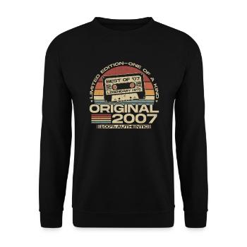 2007 Vintage Vintage Retro Birthday Gift - Unisex Sweatshirt - black - Front - Alina (178cm) & Michal (187cm)