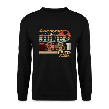 June 1961 Retro Vintage Juni 1961 birthday - Unisex Sweatshirt - black - Front - Alina (178cm) & Michal (187cm)