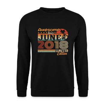 June 2018 Retro Vintage Juni 2018 birthday - Unisex Sweatshirt - black - Front - Alina (178cm) & Michal (187cm)