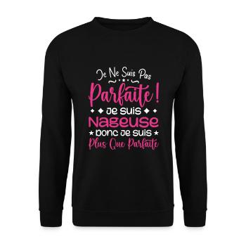 Ein mehr als perfekter Schwimmer, ein Traumberuf - Unisex Pullover - Schwarz - Vorne - Alina (178cm) & Michal (187cm)