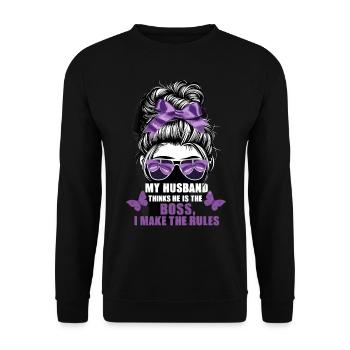 My Husband Thinks He Is The I Make The Rules - Unisex Pullover - Schwarz - Vorne - Alina (178cm) & Michal (187cm)