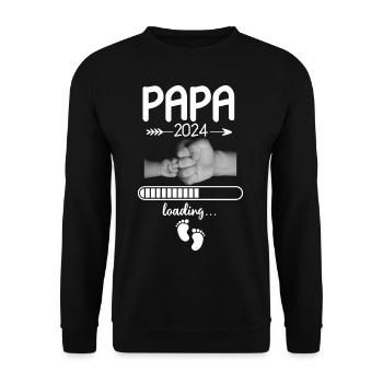 Papa 2024 Loading - Unisex Pullover - Schwarz - Vorne - Alina (178cm) & Michal (187cm)