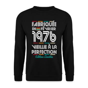 50-jähriges Jubiläum – Hergestellt im Februar 1976 - Unisex Pullover - Schwarz - Vorne - Alina (178cm) & Michal (187cm)