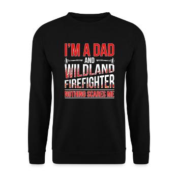 Wildland-Feurewehrler Wildland-Feuerwehrmann Papa - Unisex Pullover - Schwarz - Vorne - Alina (178cm) & Michal (187cm)