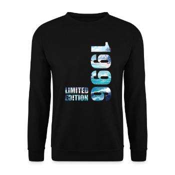 1996 Limited Edition T-Shirt Geburtstags Idee - Unisex Pullover - Schwarz - Vorne - Alina (178cm) & Michal (187cm)
