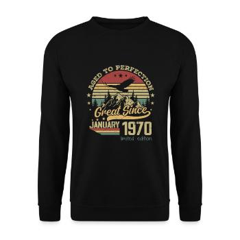 54 Jahre alt Bis zur Perfektion gealtert geboren: Januar 1970 - Unisex Pullover - Schwarz - Vorne - Alina (178cm) & Michal (187cm)