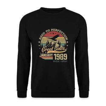35 years Old Aged to Perfection born: January 1989 - Unisex Sweatshirt - black - Front - Alina (178cm) & Michal (187cm)