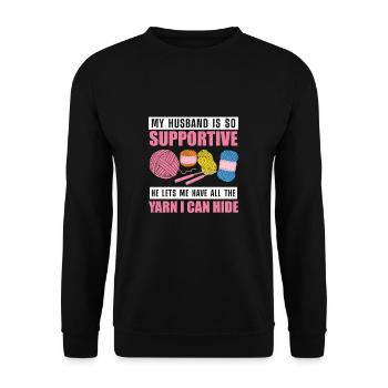 My Husband Is So Supportive Lustiges Häkelgarn - Unisex Pullover - Schwarz - Vorne - Alina (178cm) & Michal (187cm)