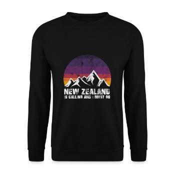 Neuseeland New Zealand IS CALLING AND I MUST GO - Unisex Pullover - Schwarz - Vorne - Alina (178cm) & Michal (187cm)
