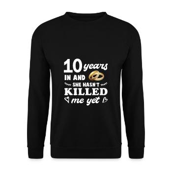 Wedding anniversary roses wedding gift 10 years - Unisex Sweatshirt - black - Front - Alina (178cm) & Michal (187cm)