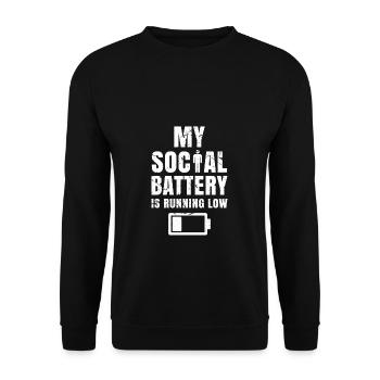 Social Battery Is Running Low Introvertiert - Unisex Pullover - Schwarz - Vorne - Alina (178cm) & Michal (187cm)
