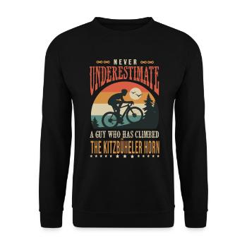 ein Typ, der das Kitzbüheler Horn bestiegen hat - Unisex Pullover - Schwarz - Vorne - Alina (178cm) & Michal (187cm)