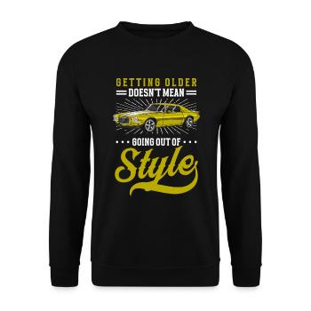 Oldtimer Mechatronics Technician Old - Unisex Sweatshirt - black - Front - Alina (178cm) & Michal (187cm)