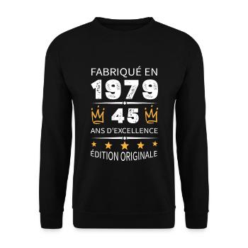Made in 1979 Born in 1979 45 Years Anniversary - Unisex Sweatshirt - black - Front - Alina (178cm) & Michal (187cm)