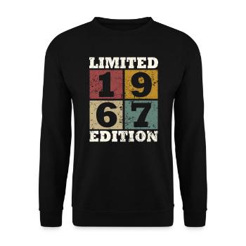 Vintage Gift 1967 Anniversary Limited Edition - Unisex Sweatshirt - black - Front - Alina (178cm) & Michal (187cm)